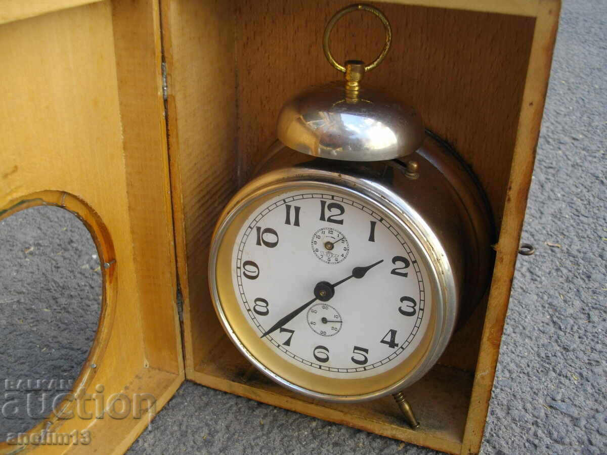 КОЛЕКЦИОНЕРСКИ СТАР БУДИЛНИК KIENZLE + КУТИЯ с цена 65.00 лв. | € 33.23