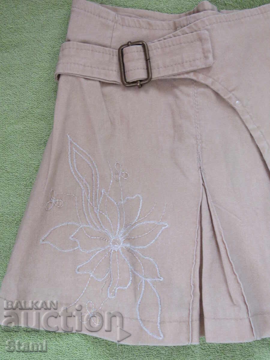 Auction  New children's skirt for a two-year-old girl, new