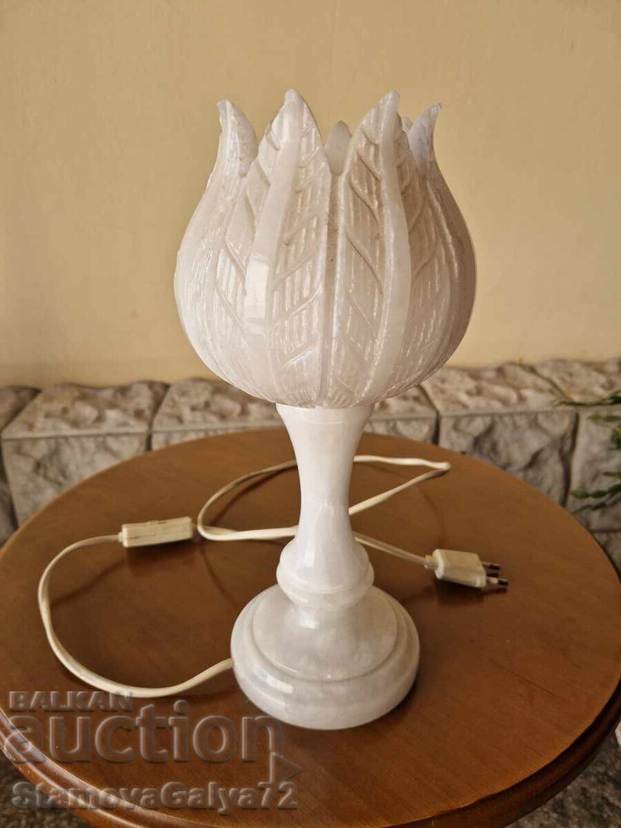 Όμορφη αντίκα γαλλική μαρμάρινη επιτραπέζια λάμπα με τιμή € 62.38 | 122.00 BGN