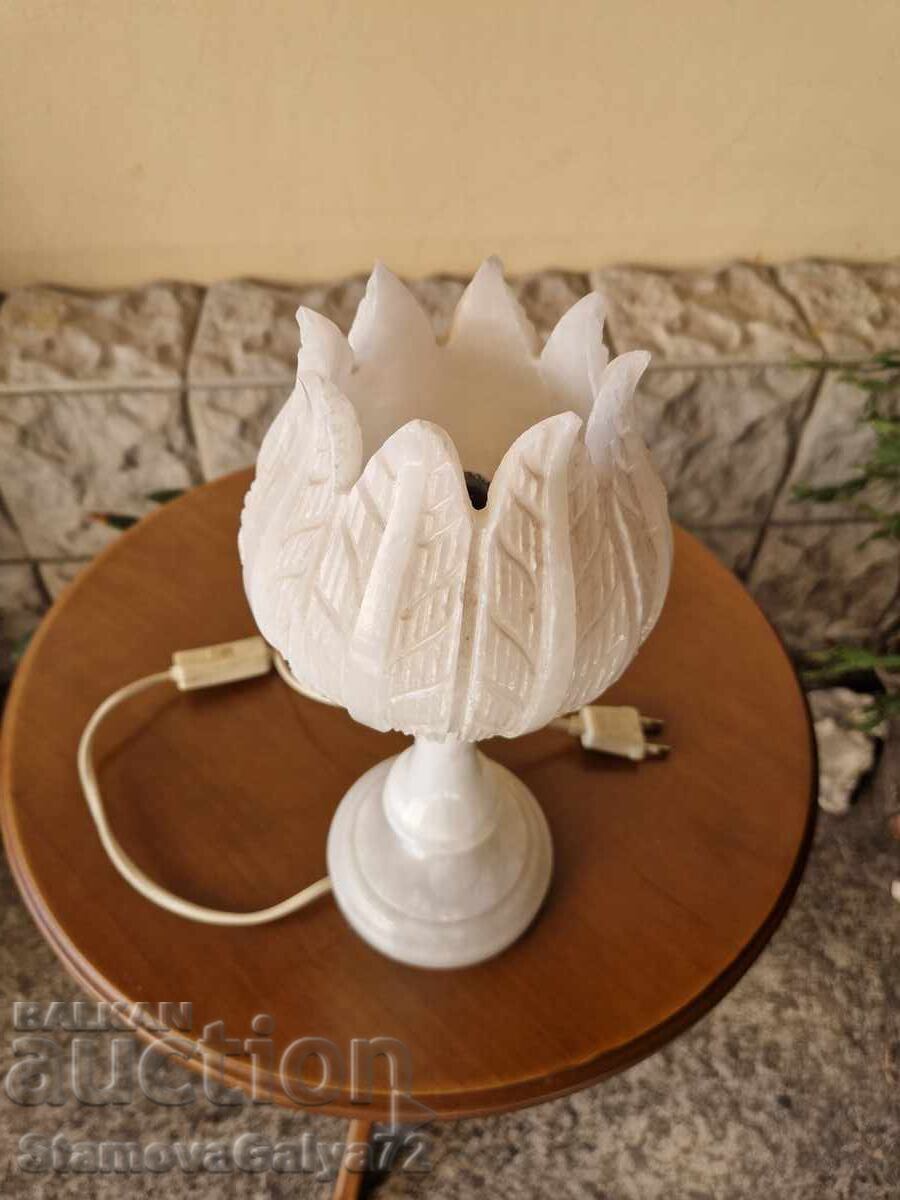 Παράδοση Όμορφη αντίκα γαλλική μαρμάρινη επιτραπέζια λάμπα