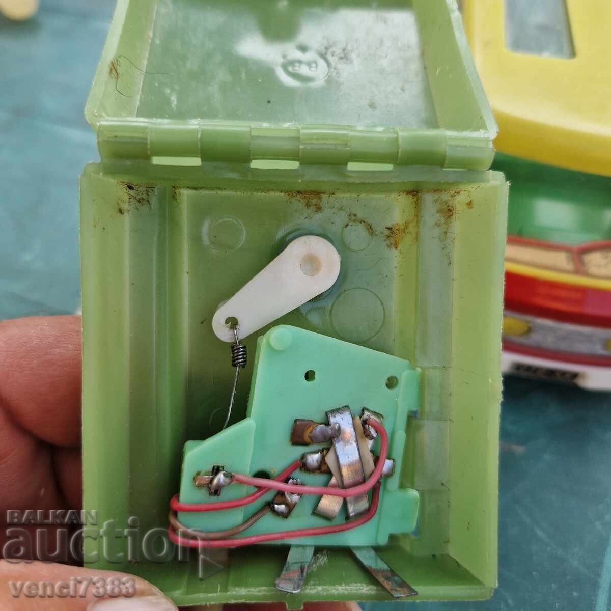 Delivery of Old toy bus