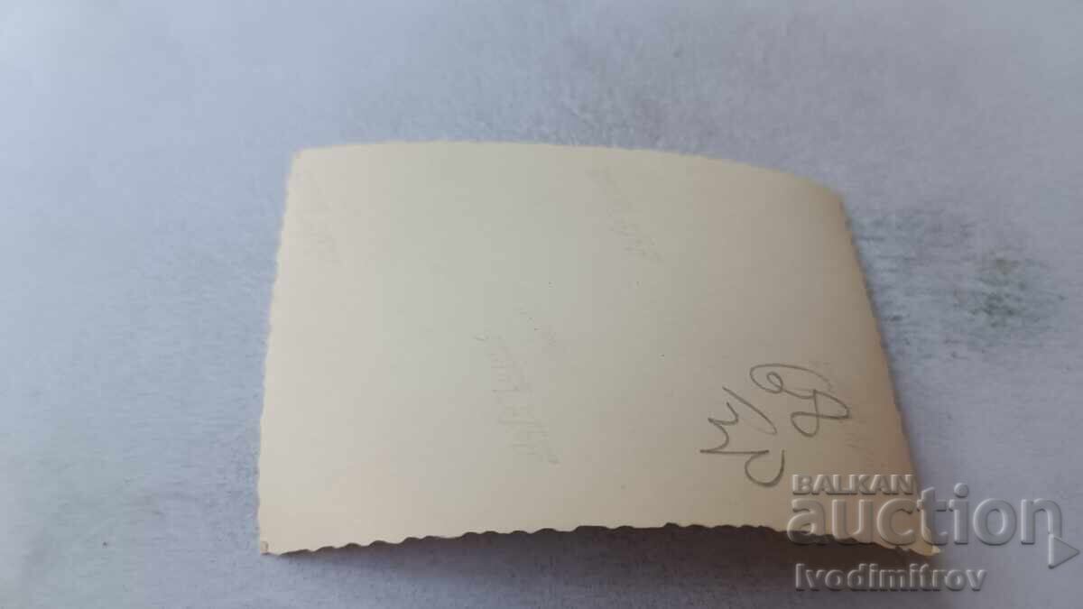 Φωτογραφία Τέσσερις γυναίκες στην παραλία με τιμή 1.45 BGN | € 0.74 Φωτογραφία Τέσσερις γυναίκες στην παραλία με τιμή 1.45 BGN | € 0.74