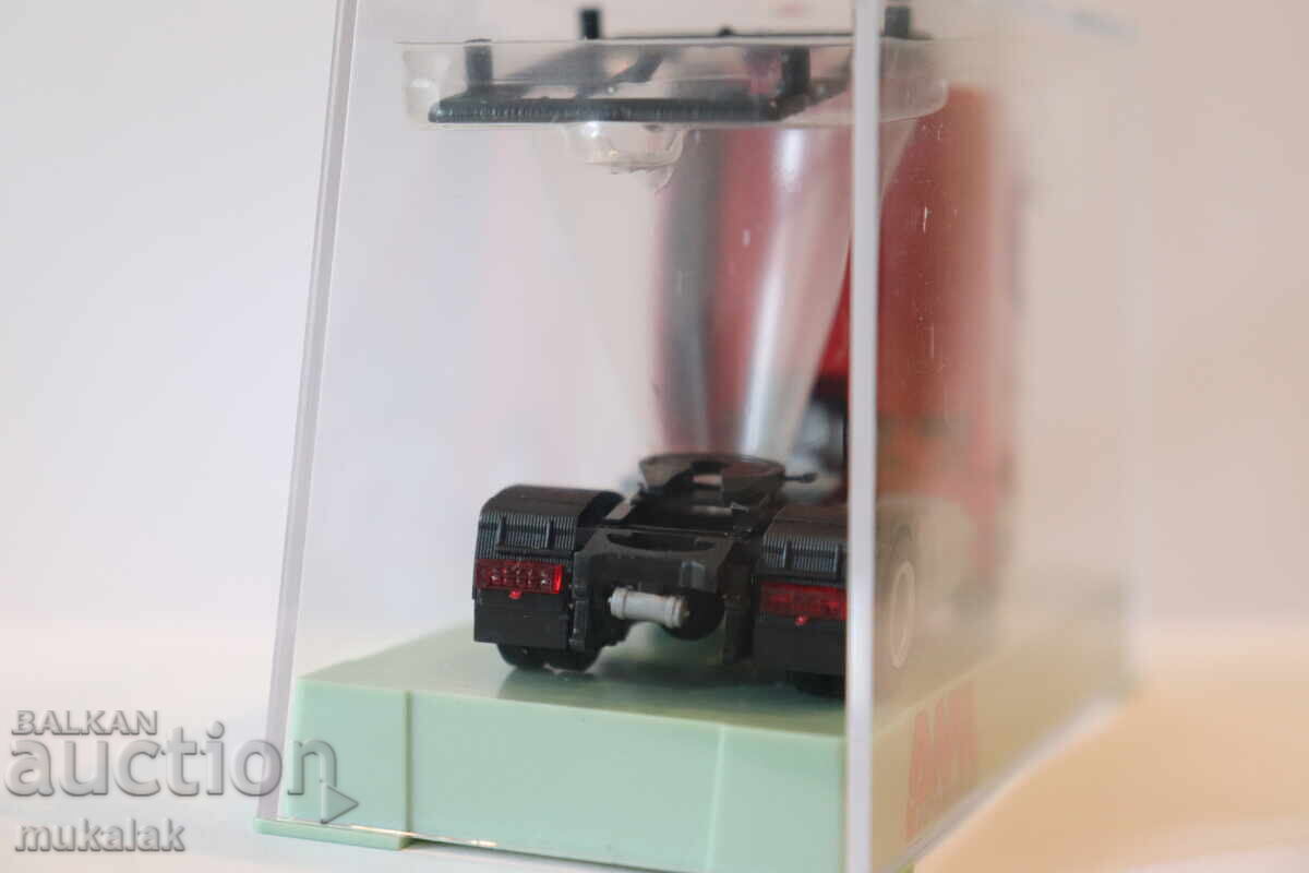 AWM  H0 1/87 VOLVO  ВЛЕКАЧ  КАМИОН  МОДЕЛ  ТИР - 6