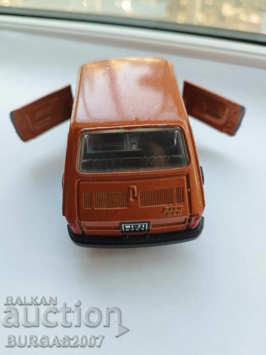 Auction Old FIAT 126 car, 1/25, MEBETOYS Auction Old FIAT 126 car, 1/25, MEBETOYS