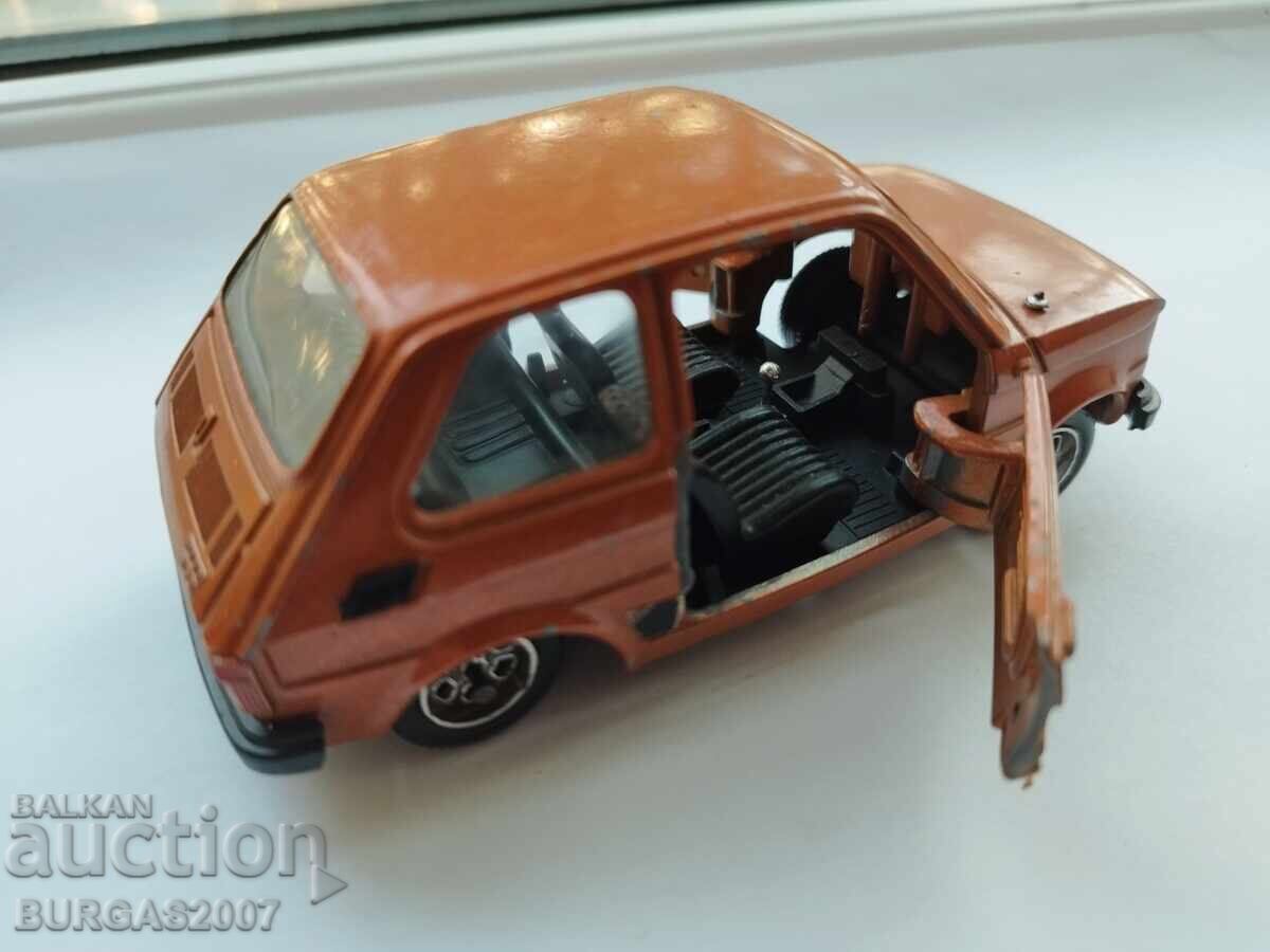 Delivery of Old FIAT 126 car, 1/25, MEBETOYS Delivery of Old FIAT 126 car, 1/25, MEBETOYS