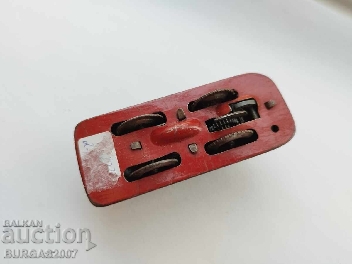 Auction An old tin trolley Auction An old tin trolley