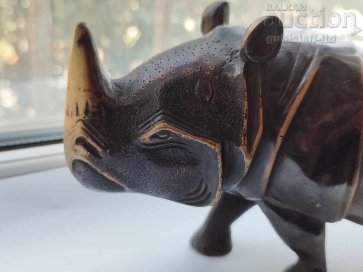 Delivery of Bronze rhino sculpture Delivery of Bronze rhino sculpture