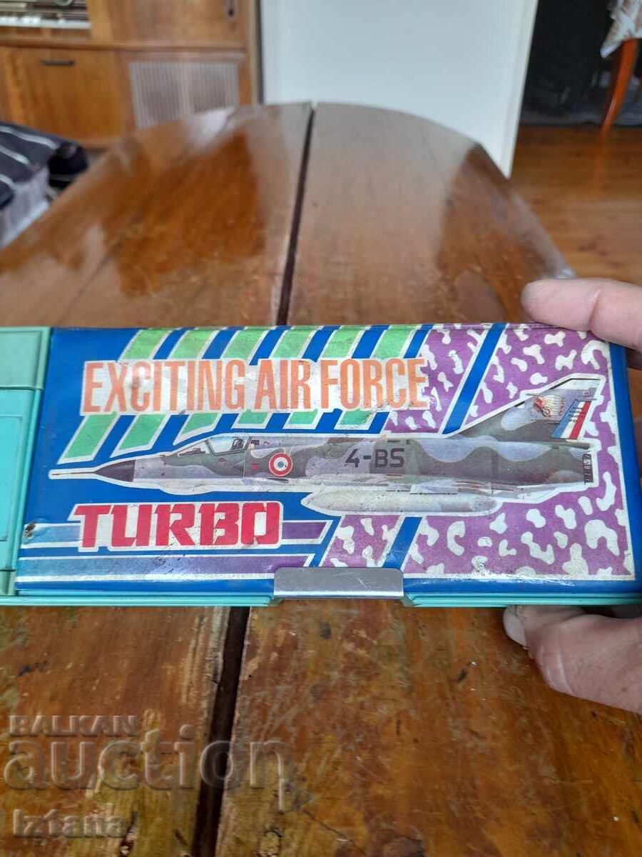 Стар ученически несесер с цена 27.00 лв. | € 13.80