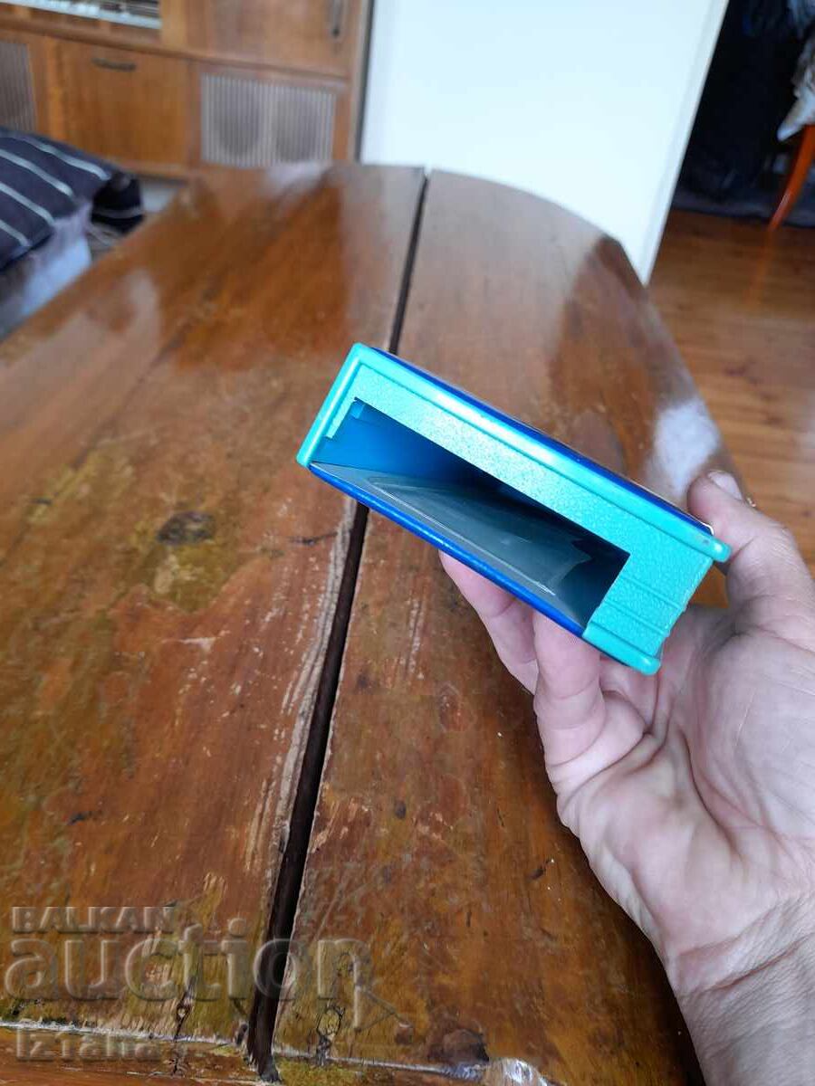 Доставка на Стар ученически несесер