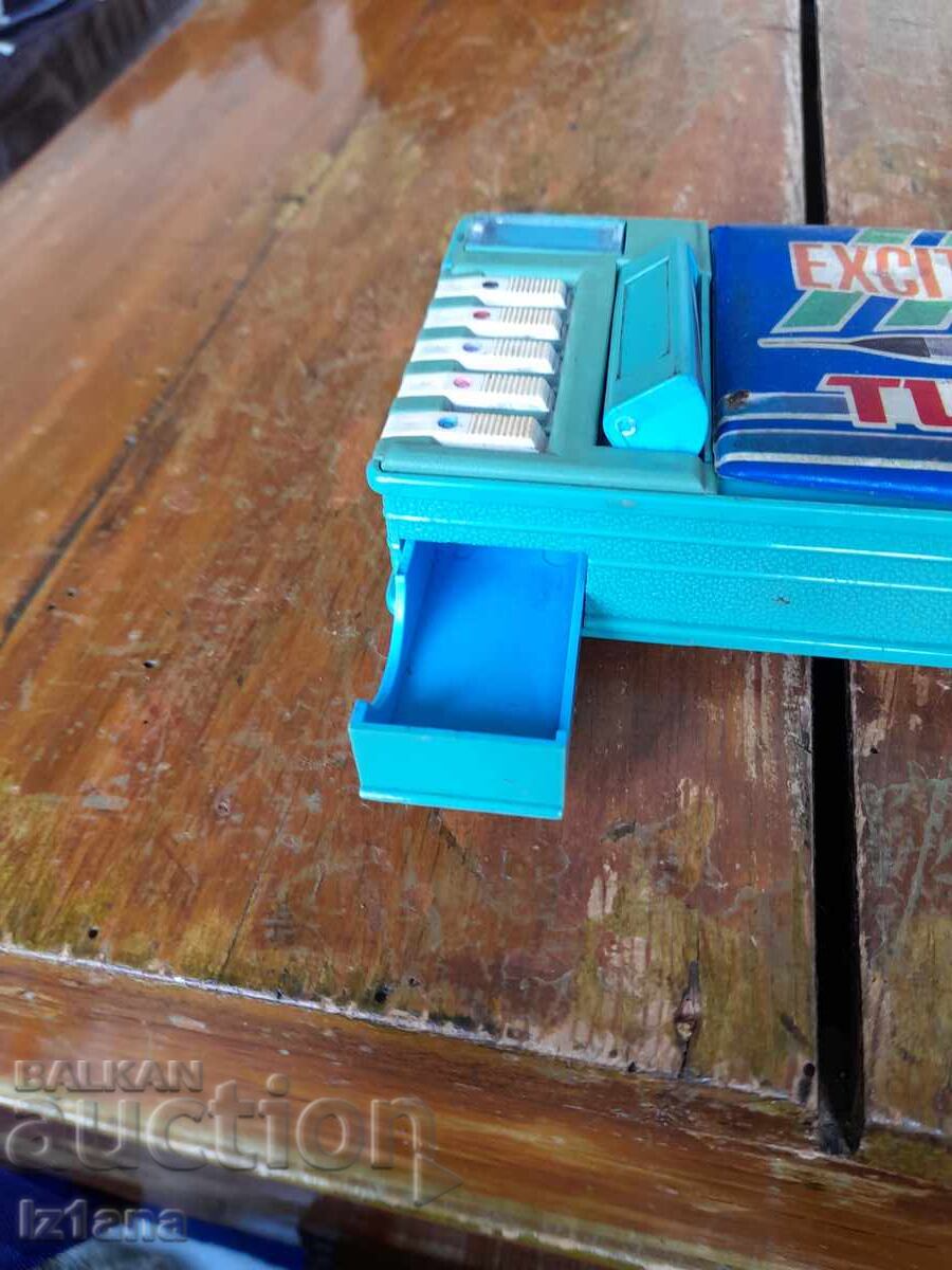 Стар ученически несесер - 7