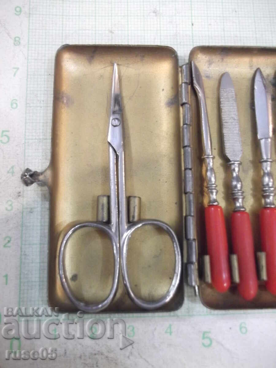 Auction  Old Manicure Kit