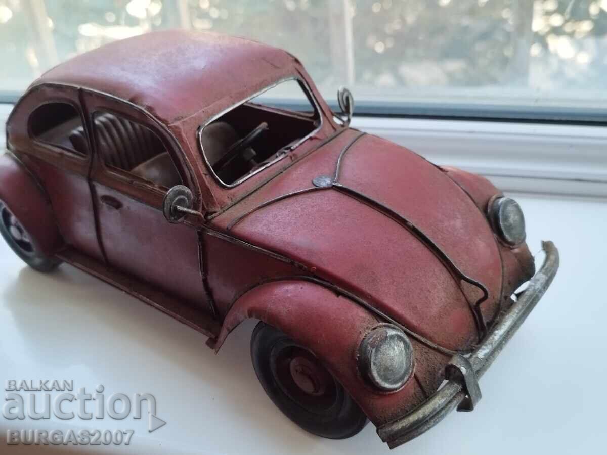 Jucărie veche de tablă, VW Broscuță cu preț € 55.00 | 107.57 BGN