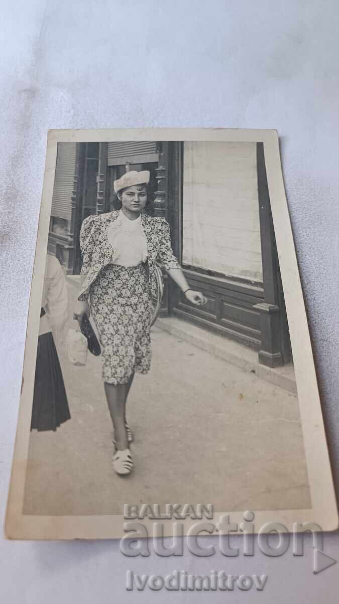 Снимка София Жена на разходка Снимка София Жена на разходка