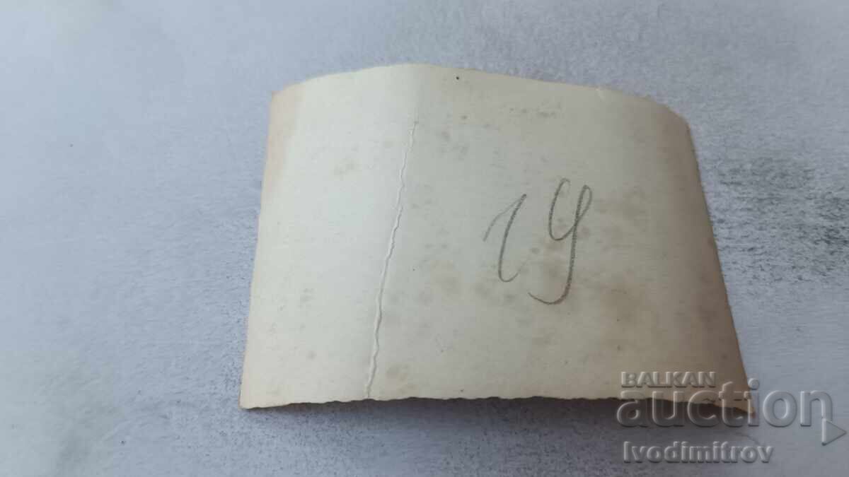 Φωτογραφία Νεολαία και κορίτσι στην παραλία με τιμή 1.65 BGN | € 0.84