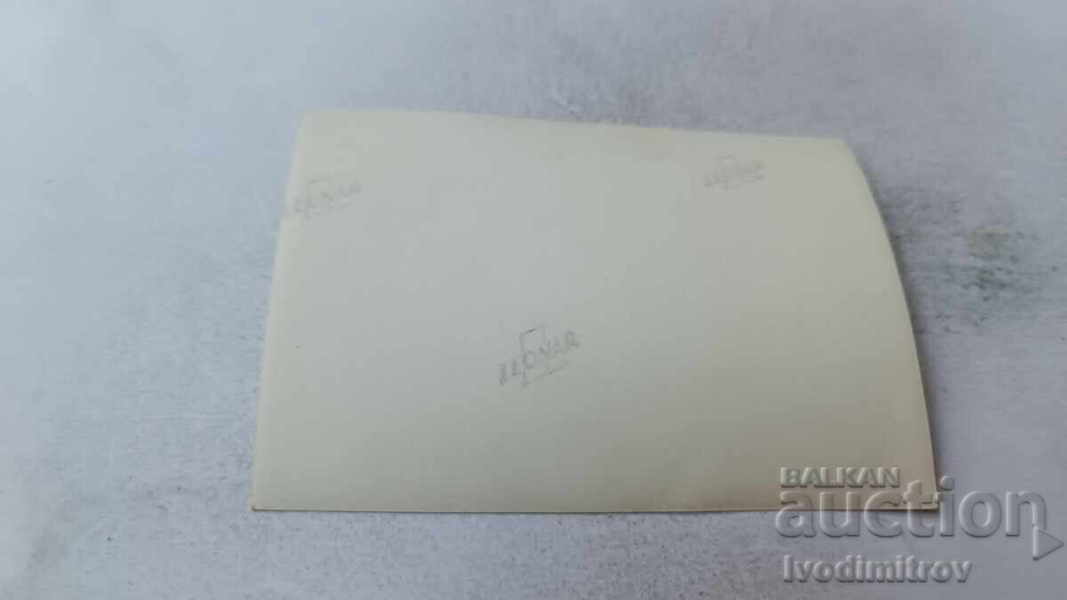 Φωτογραφία Δύο αγόρια στην προβλήτα με τιμή 1.65 BGN | € 0.84 Φωτογραφία Δύο αγόρια στην προβλήτα με τιμή 1.65 BGN | € 0.84