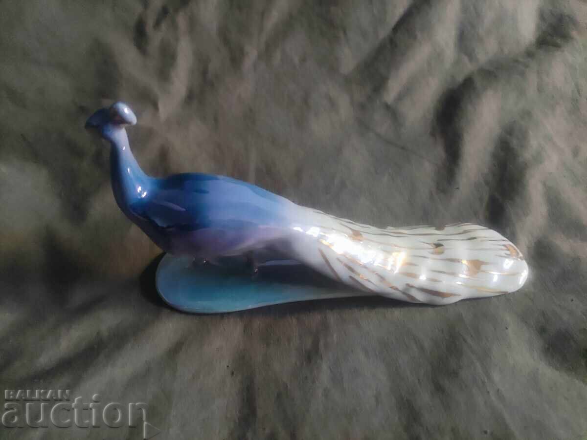 Порцеланова фигура ПАУН с цена 45.00 лв. | € 23.01