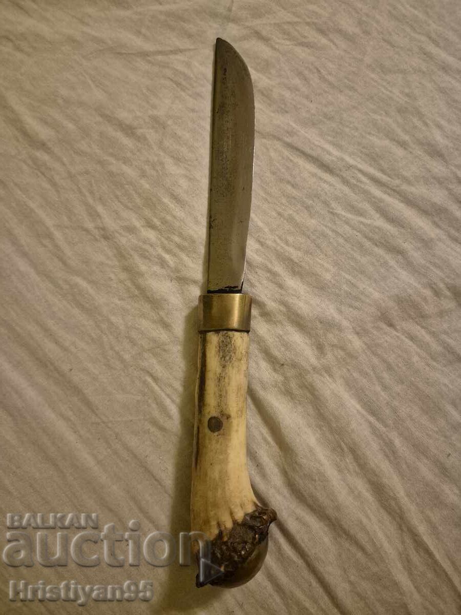 Un cuțit mare de vânătoare cu preț 25.00 BGN | € 12.78