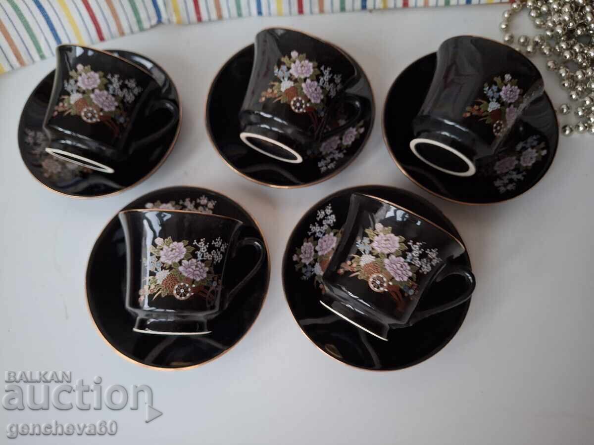 Delivery of Beautiful Japanese new porcelain coffee set