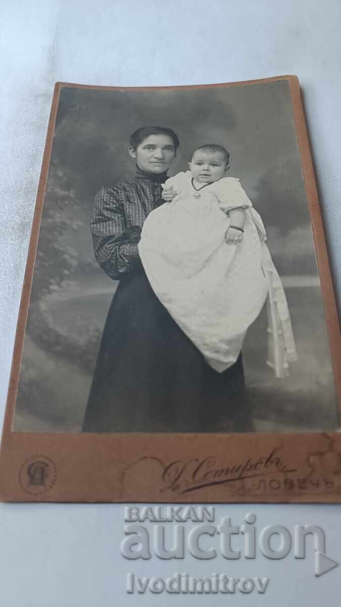 Снимка Жена с малко момиченце Картон Снимка Жена с малко момиченце Картон