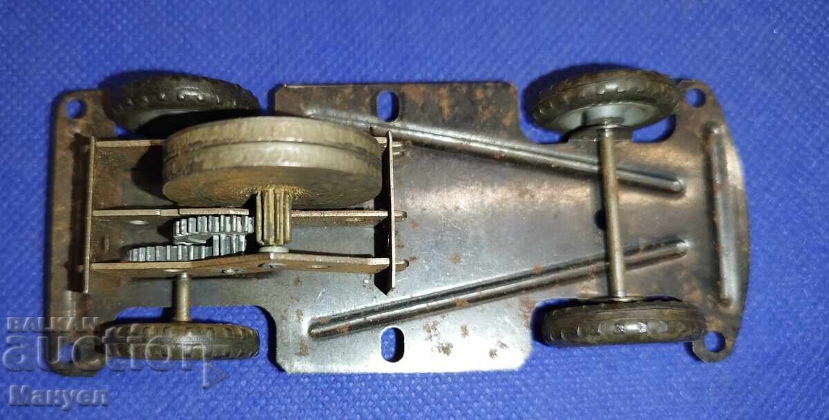 Стара част от играчка,основа за Унгарските метални колички. с цена 24.90 лв. | € 12.73