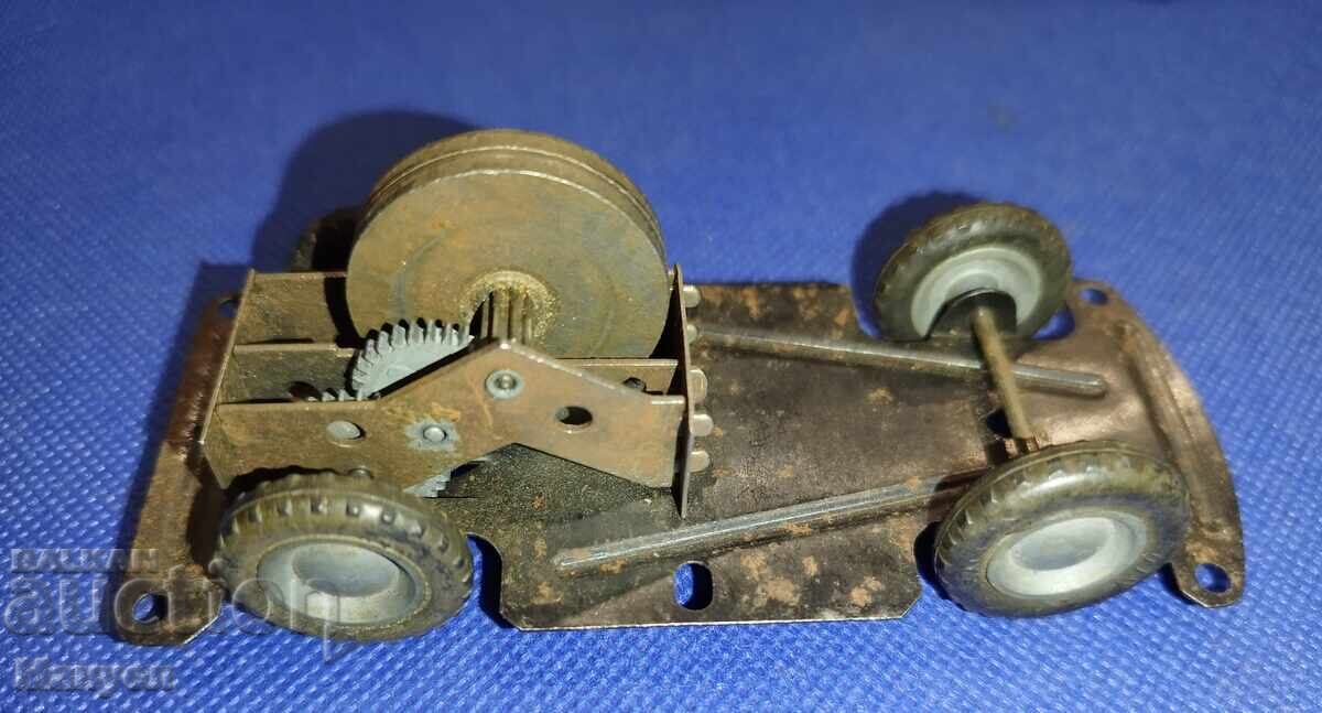 Стара част от играчка,основа за Унгарските метални колички.