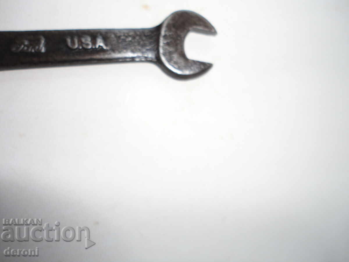 Старинен  гаечен ключ  Ford USA с цена 15.00 лв. | € 7.67