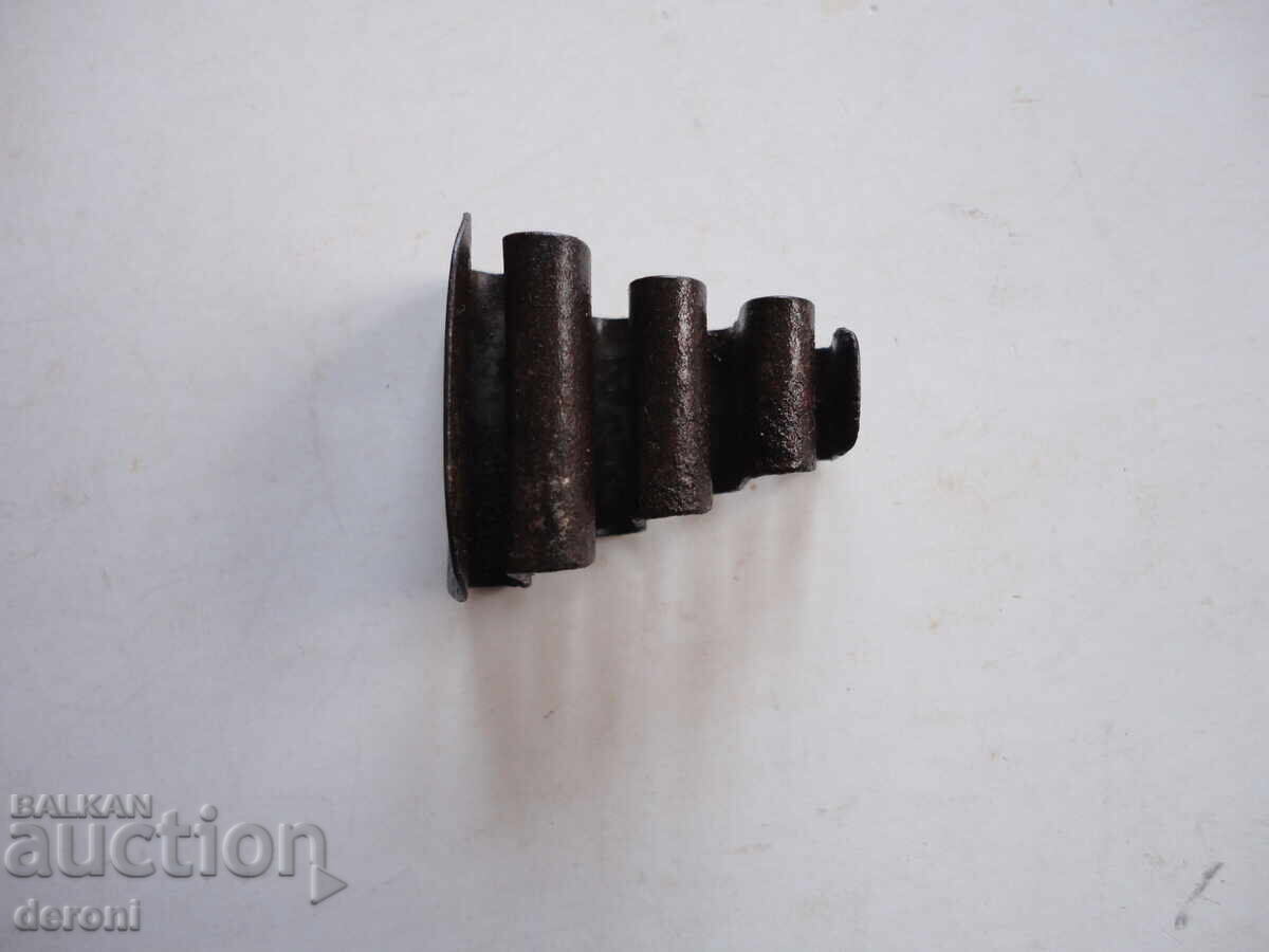 Παλαιός γερμανικός σφιγκτήρας για γαλλικά κλειδιά με τιμή 10.00 BGN | € 5.11 Παλαιός γερμανικός σφιγκτήρας για γαλλικά κλειδιά με τιμή 10.00 BGN | € 5.11