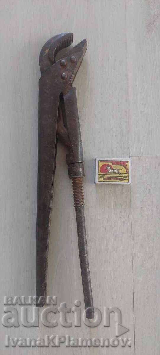 Cheie de la soc cu preț € 5.11 | 9.99 BGN