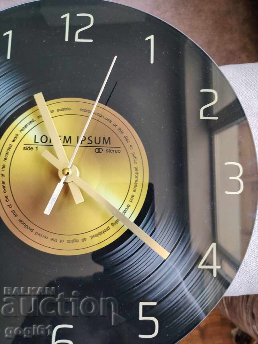 Licitație Ceas de perete nou