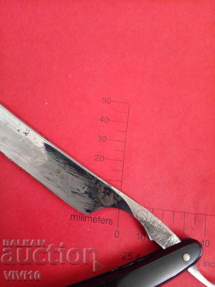 Brici vechi francez cu preț 70.00 BGN | € 35.79