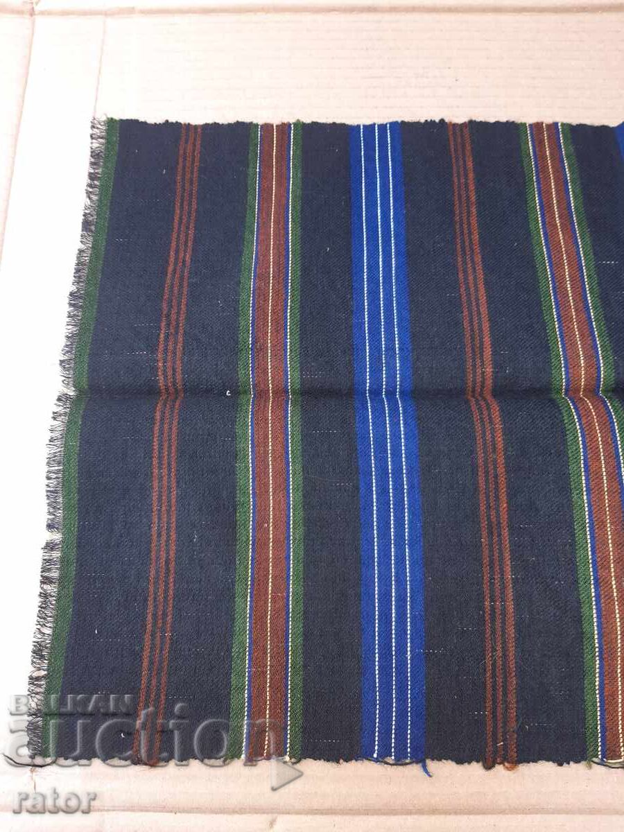 Παράδοση Αυθεντική ποδιά, φορεσιά, ΑΧΡΗΣΙΜΟΠΟΙΗΤΗ