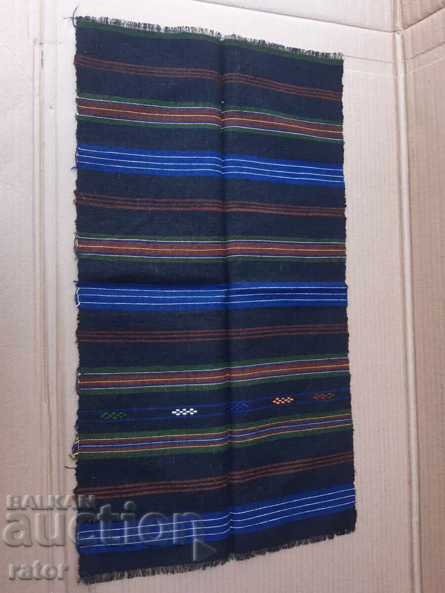 Αυθεντική ποδιά, φορεσιά, ΑΧΡΗΣΙΜΟΠΟΙΗΤΗ