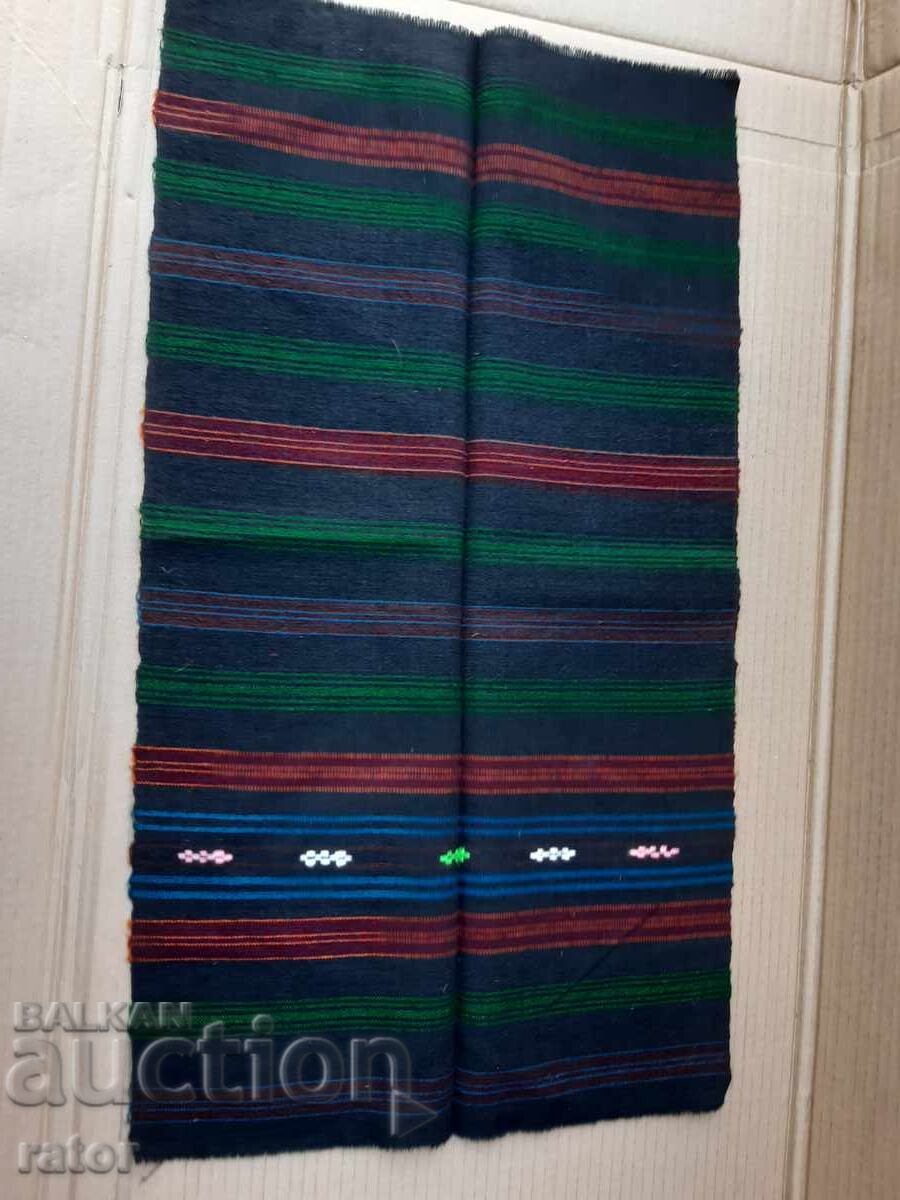 Αυθεντική ποδιά, φορεσιά, ΑΧΡΗΣΙΜΟΠΟΙΗΤΗ