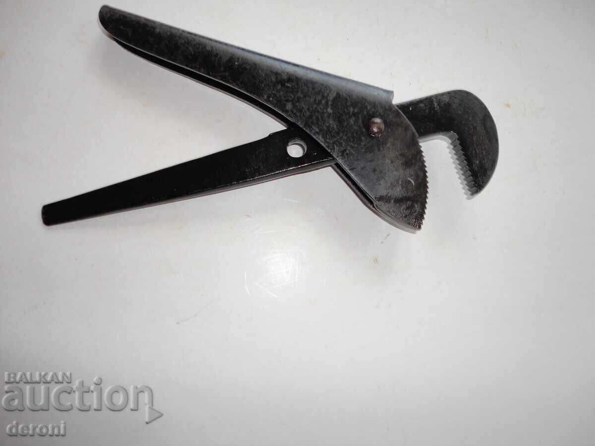 Γερμανικό ρυθμιζόμενο κλειδί 2 με τιμή 40.00 BGN | € 20.45