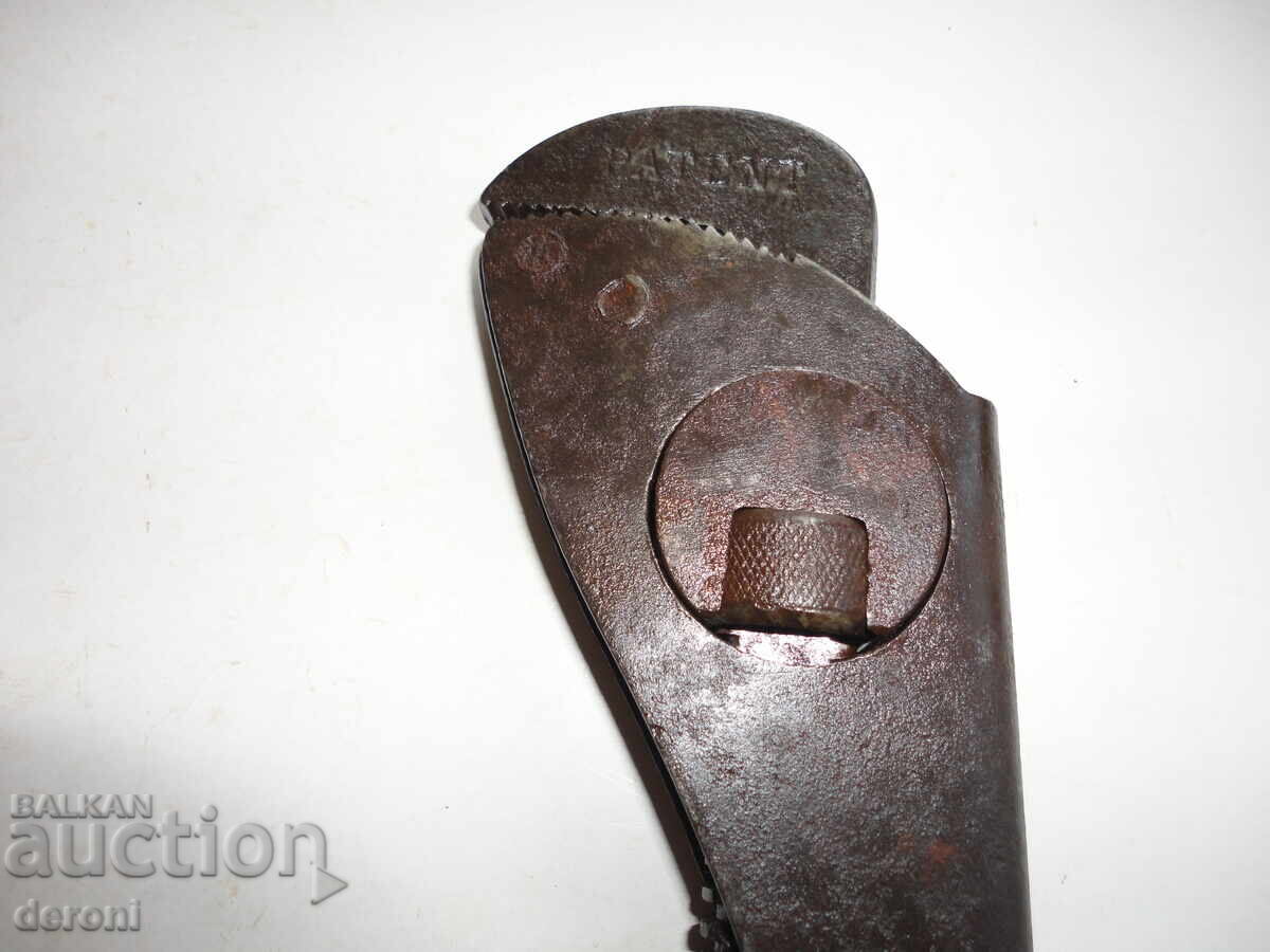 Delivery of Adjustable wrench Patent