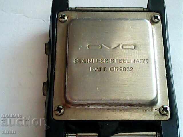 Delivery of Electronic 4-hour watch works without battery 2 pieces medal Delivery of Electronic 4-hour watch works without battery 2 pieces medal