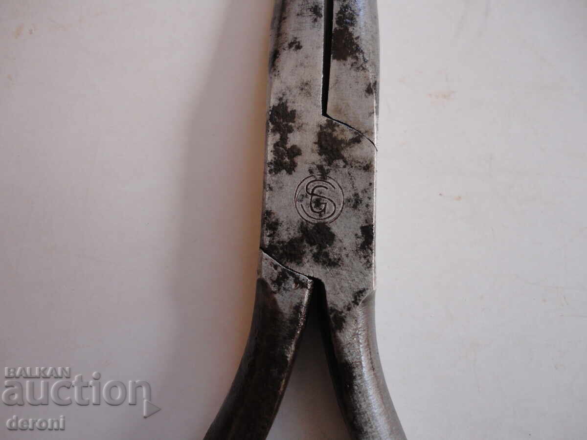 German Pliers Tool 3 with price 20.00 BGN | € 10.23