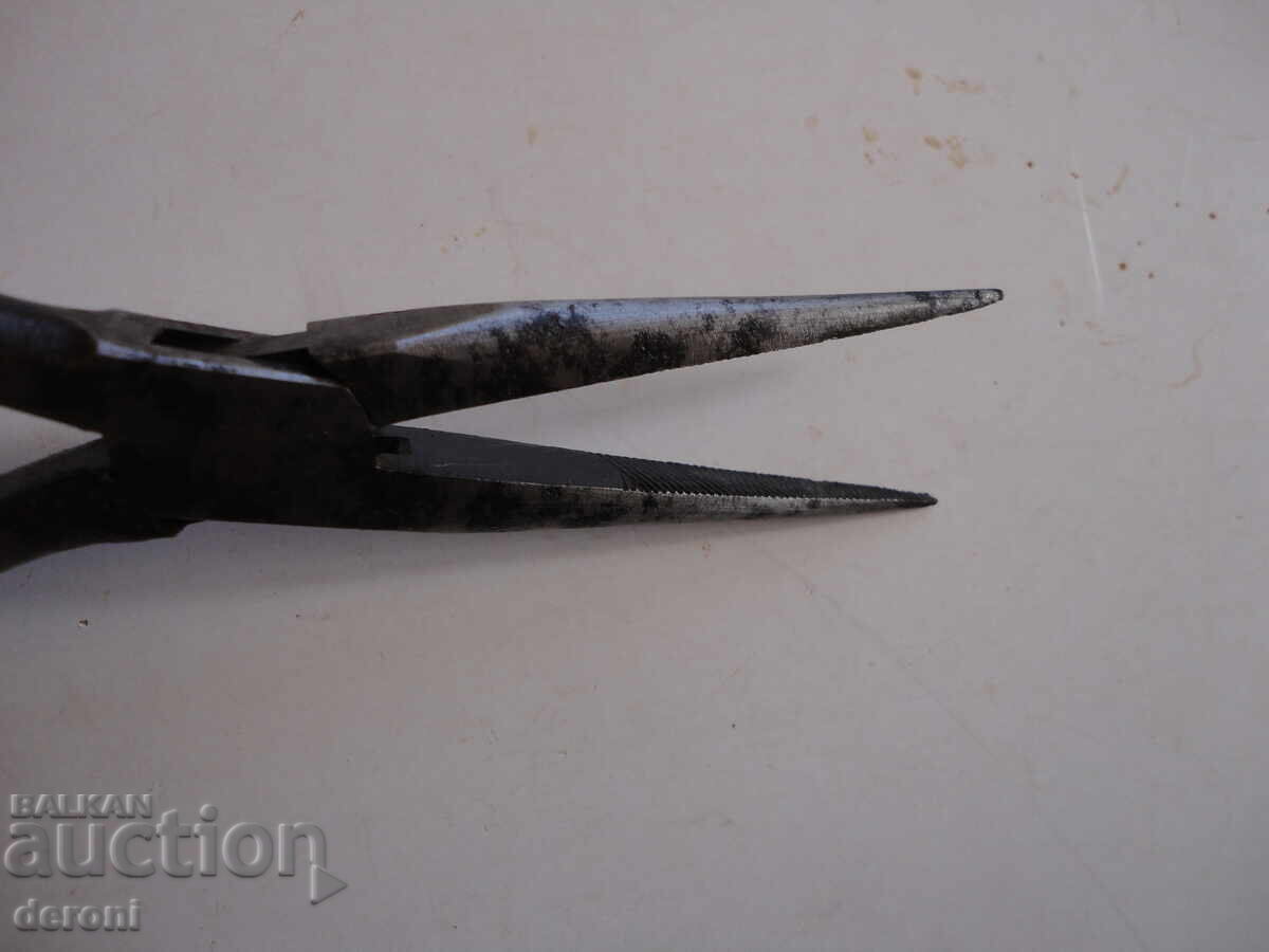 Delivery of German Pliers Tool 3
