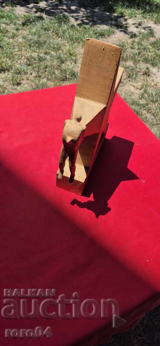Δημοπρασία ΠΑΛΑΙΟ ΒΟΥΛΓΑΡΙΚΟ ΞΥΛΙΝΟ ΓΛΥΠΤΟ