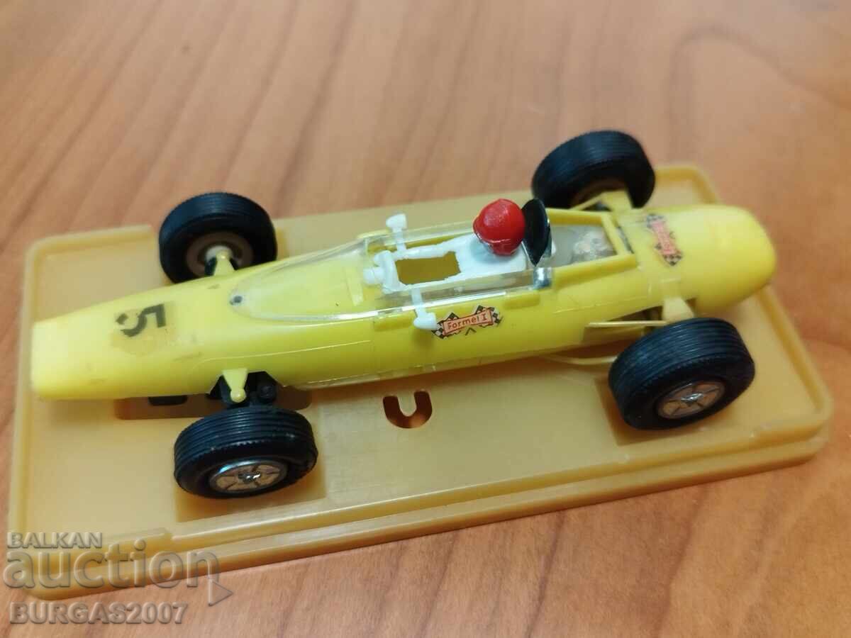 Plastic trolley with price 15.00 BGN | € 7.67 Plastic trolley with price 15.00 BGN | € 7.67