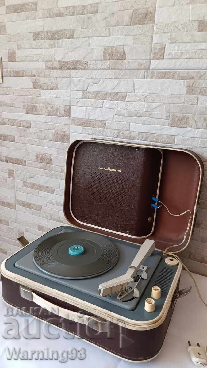 Παλιό γραμμόφωνο με λυχνίες - Νεανικό - Κατασκευασμένο στην ΕΣΣΔ - 1950" - 5