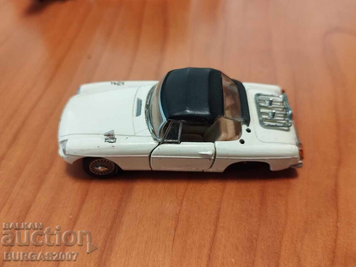 Auction Old metal cart Auction Old metal cart