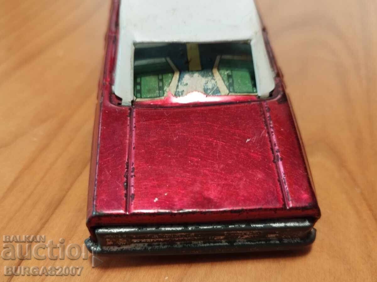 Delivery of An old tin trolley Delivery of An old tin trolley