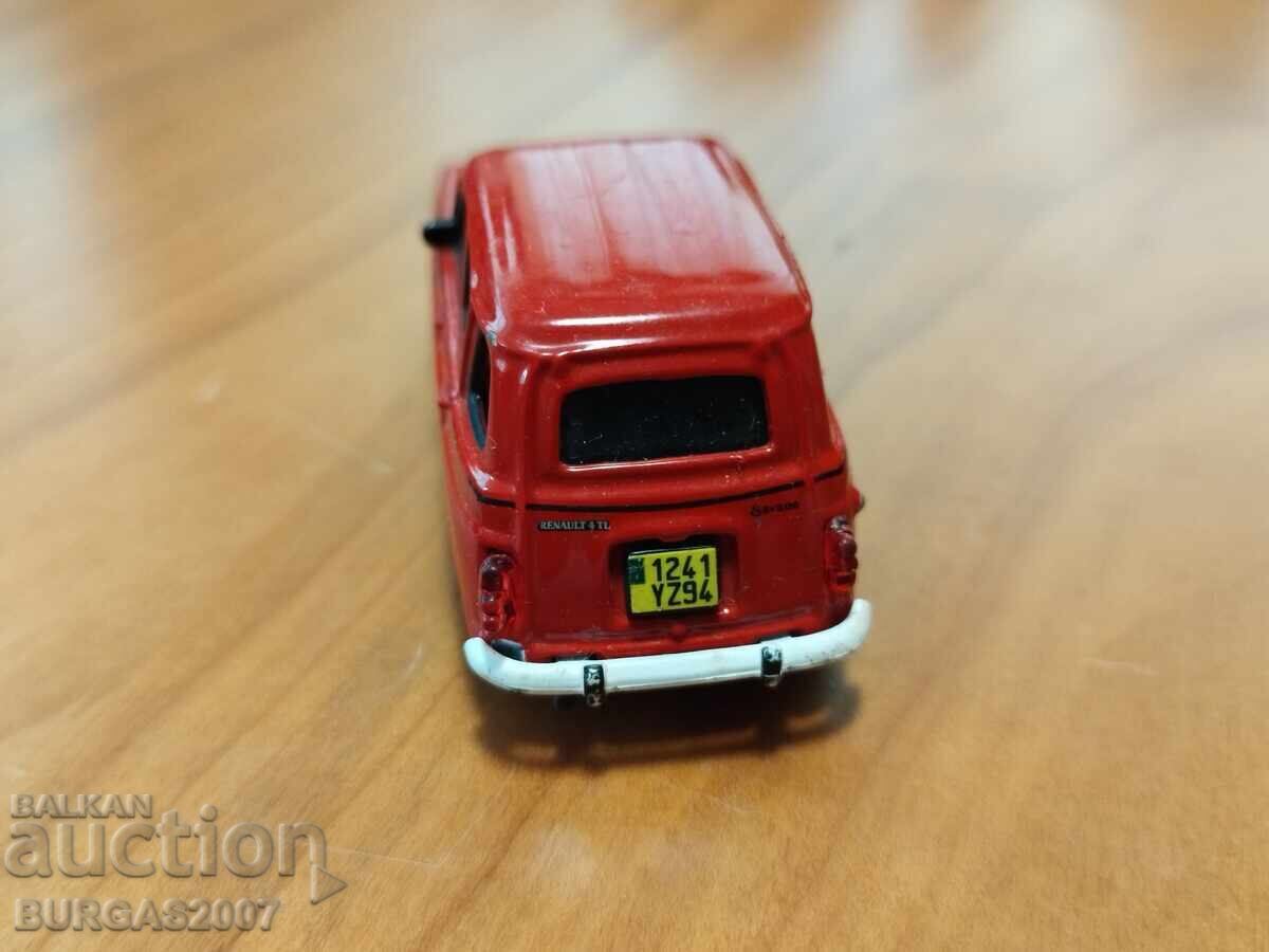 Delivery of Old metal cart, Renault 4 GTL Delivery of Old metal cart, Renault 4 GTL