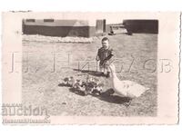OLD PHOTO OF A GIRL FROM DRAGANOVO WITH DUCKLINGS PHOTO KALITSOV E073