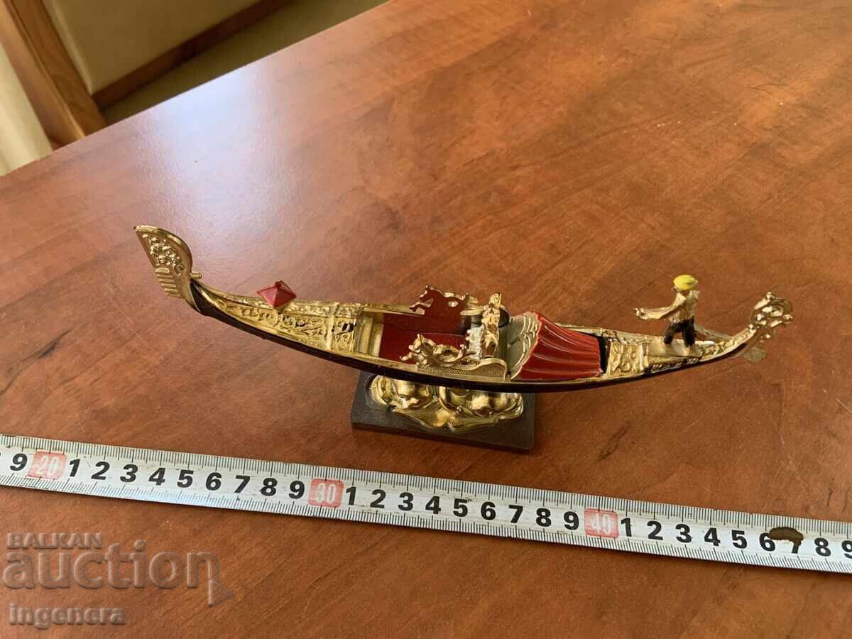 SUVENIR LĂDIA PLASTIC cu preț 3.00 BGN | € 1.53