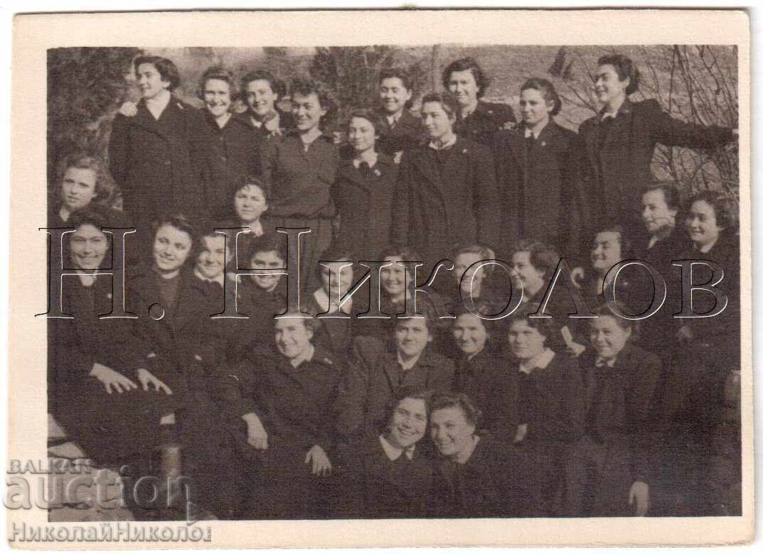 1951 FOTOGRAFIE MICĂ VECHE DE GIMNAZIU E075