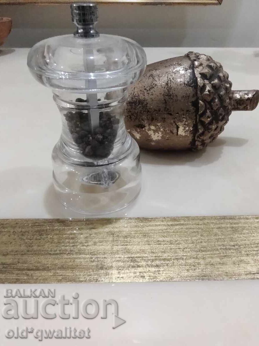 Veche MOARĂ/MOARĂ MICĂ, material: sticlă acrilică Veche MOARĂ/MOARĂ MICĂ, material: sticlă acrilică