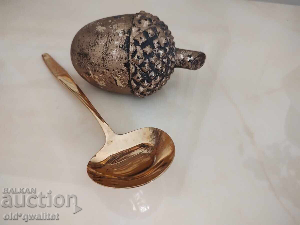 Old device, material: metal, gold plating 23 karat, stamp with price 127.00 BGN | € 64.93 Old device, material: metal, gold plating 23 karat, stamp with price 127.00 BGN | € 64.93