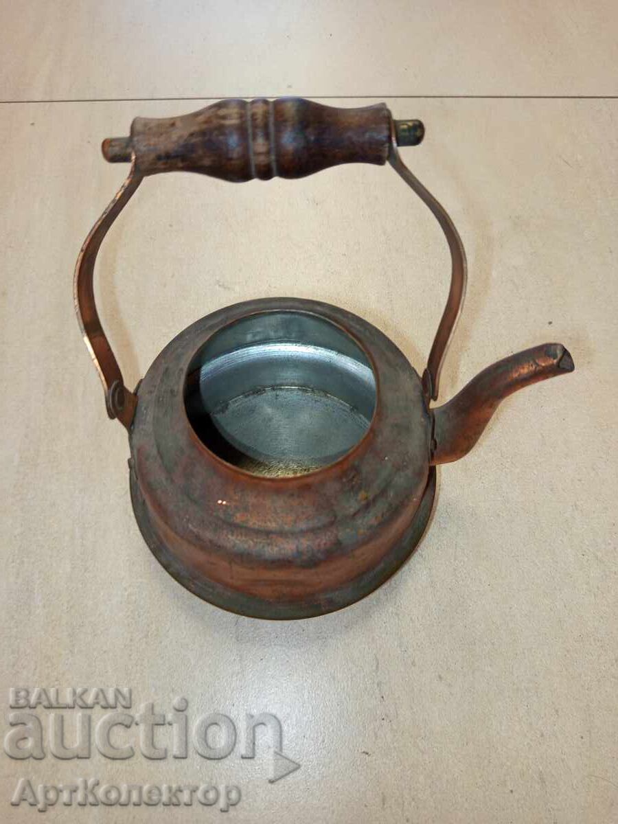 Παλιό τσαγιέρα με επένδυση από κασσίτερο